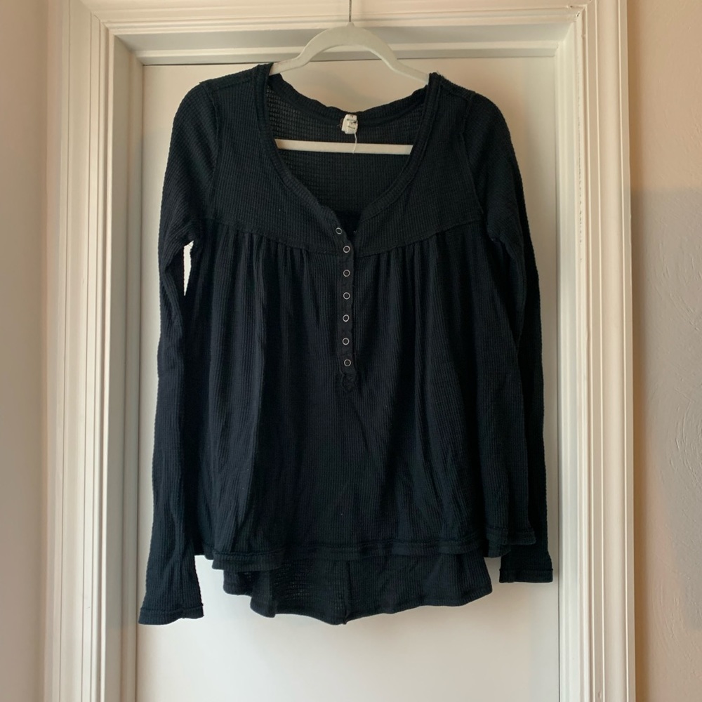 Free People Dark Grey/Black Babydoll blouse. Waffle knit. Size small.
